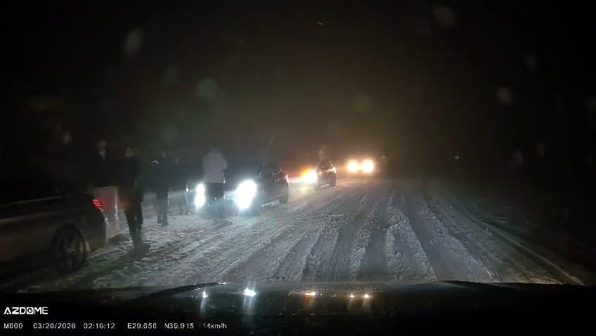 inegol karayolunda etkili olan kar yagisi suruculere zor anlar yasatti 3 XGSda1Oz