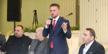 inegol-marangoz-ve-mobilyacilarinda-secim-heyecani-AbrpBpy3.jpg