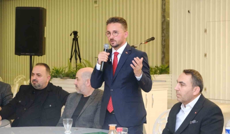 inegol-marangoz-ve-mobilyacilarinda-secim-heyecani-AbrpBpy3.jpg