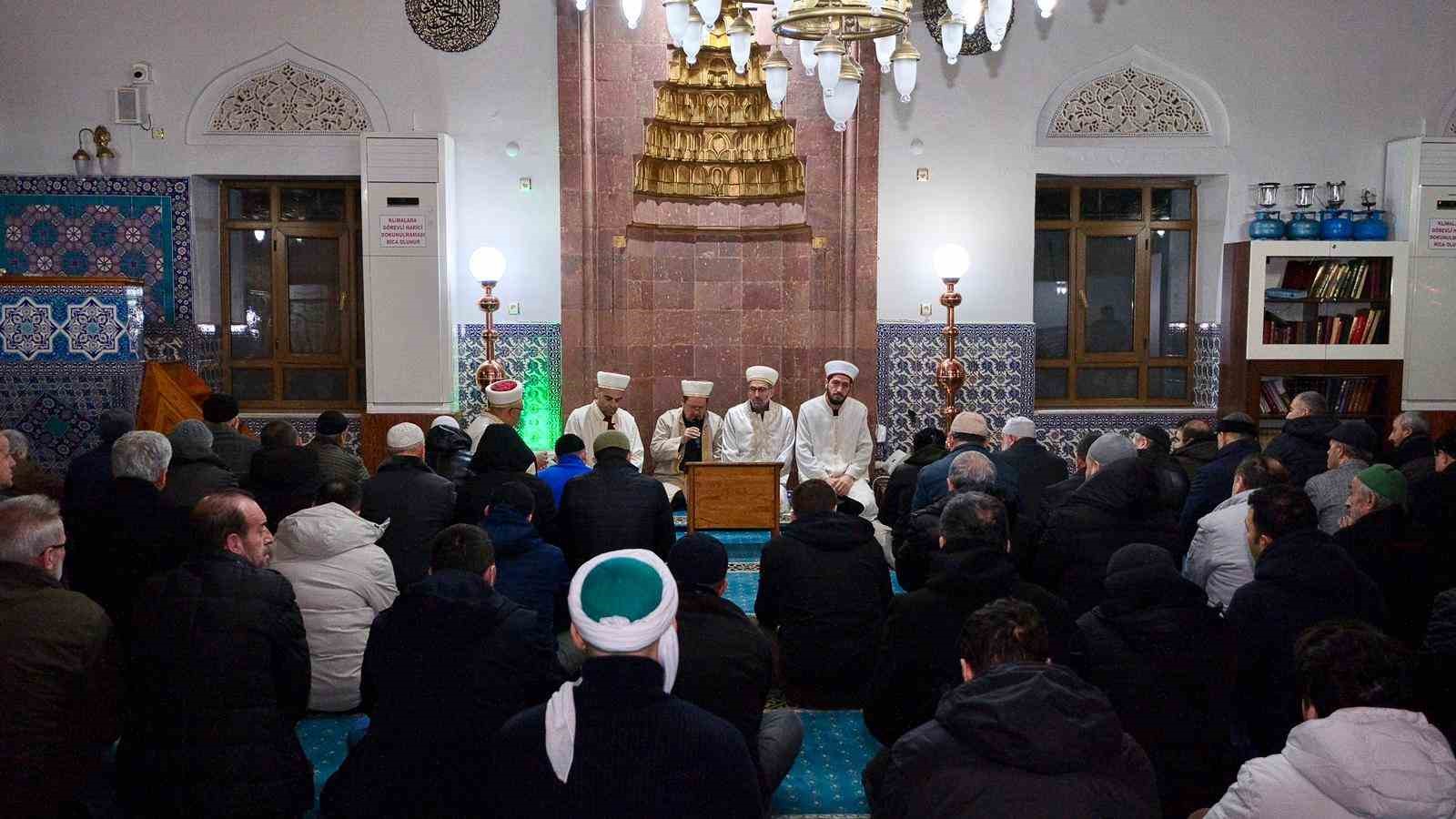 inegol yeni yilin ilk sabah namazinda bulustu 2 8Dz48aiA