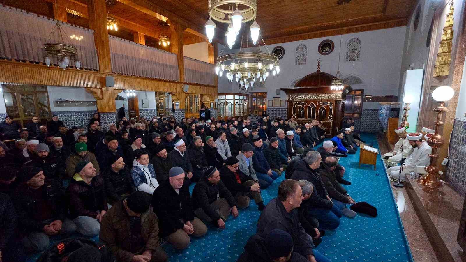 inegol yeni yilin ilk sabah namazinda bulustu 4 tBqPu1dN