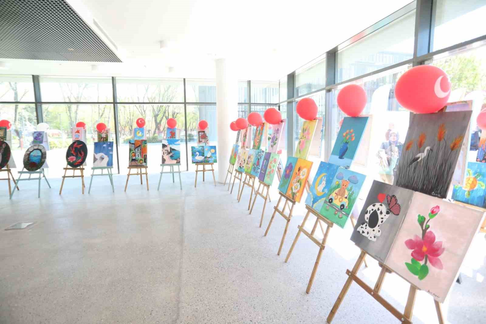 inegolde 23 nisana ozel minik sanatcilar sergisi acildi 2 5vZIEJqM