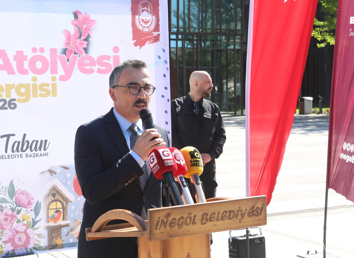 inegolde 23 nisana ozel minik sanatcilar sergisi acildi 3 l9Sl5h1w