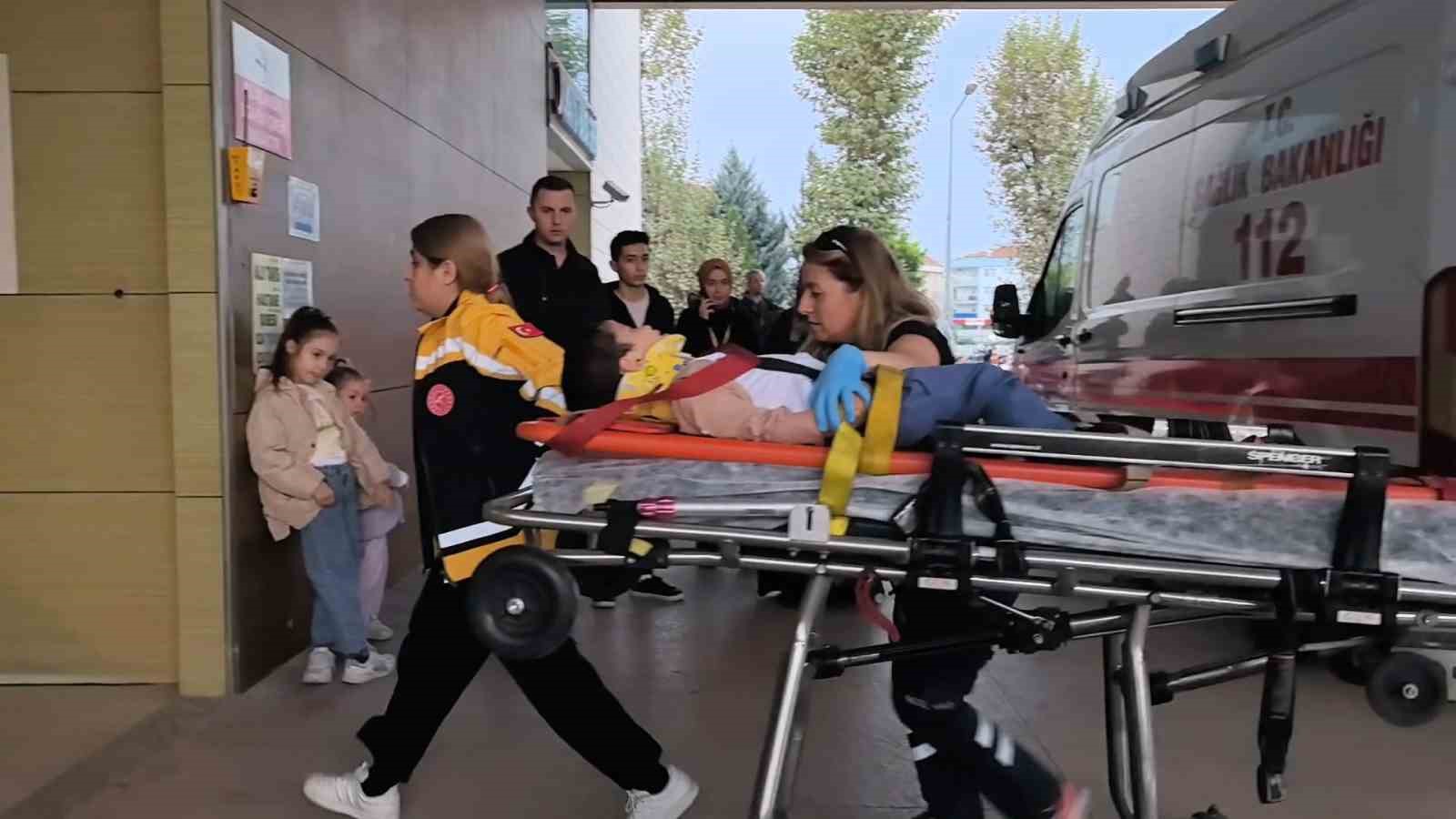 inegolde 3 kattan dusen 5 yasindaki cocuk agir yaralandi 0 91Je3XM3