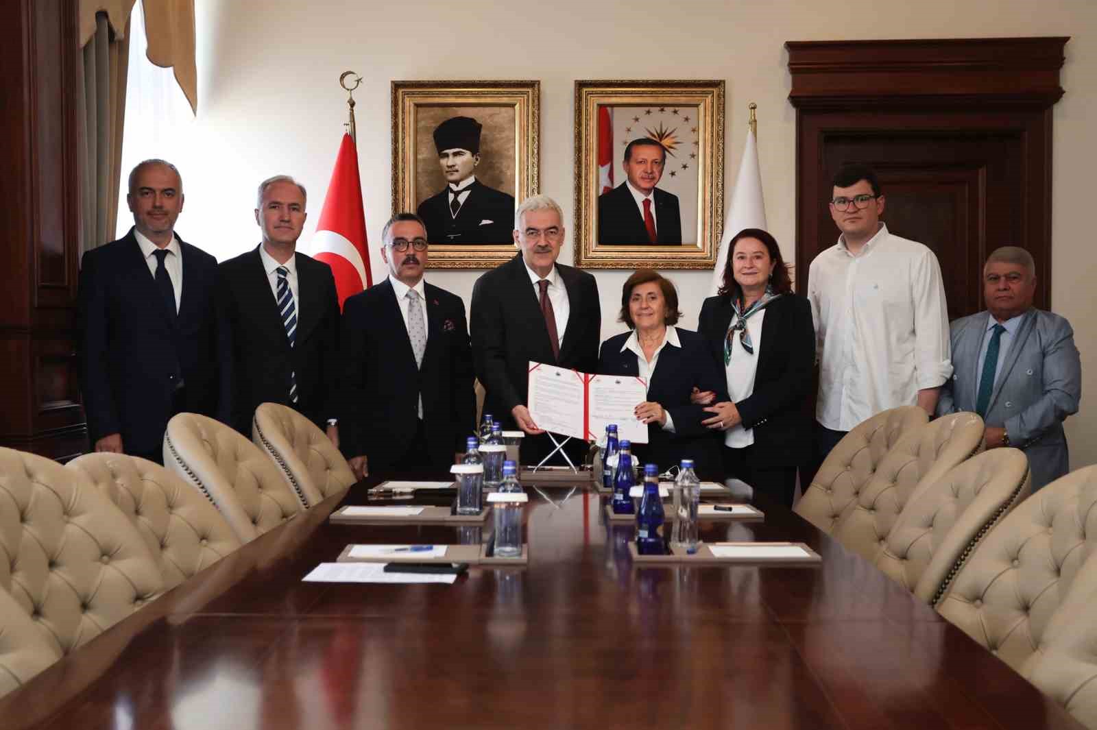 inegolde 7 birimli aile sagligi merkezi icin bagis protokolu imzalandi 0 I3TGMVrK