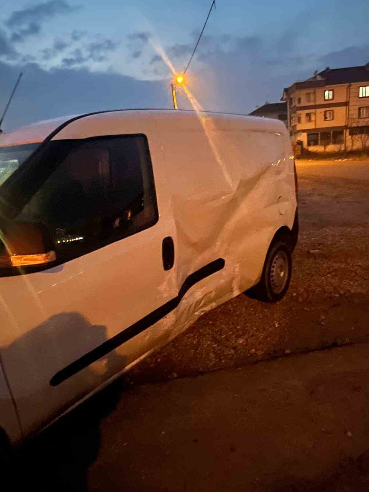inegolde araclar carpisti 2 yarali 2 EWTahRIG