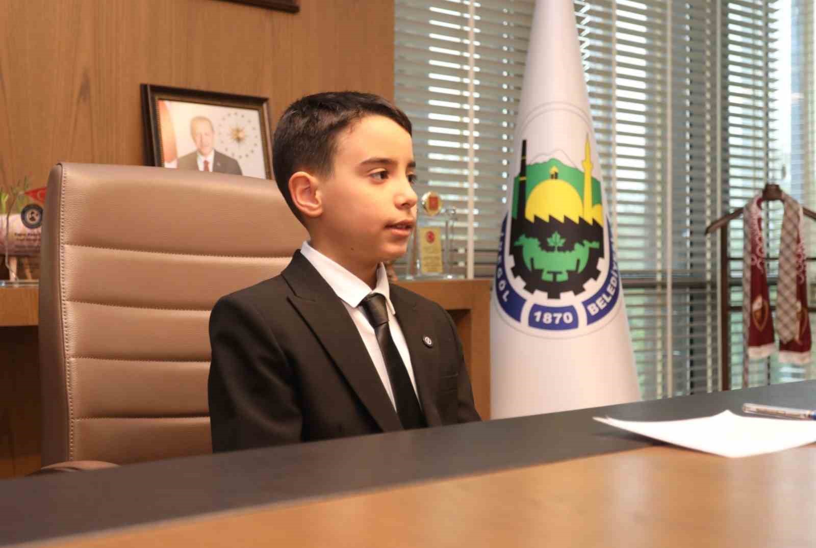 İnegöl’de başkanlık koltuğuna Umut Alp Yiğit oturdu 5 inegolde baskanlik koltuguna umut alp yigit oturdu 1 P7kpOP1K
