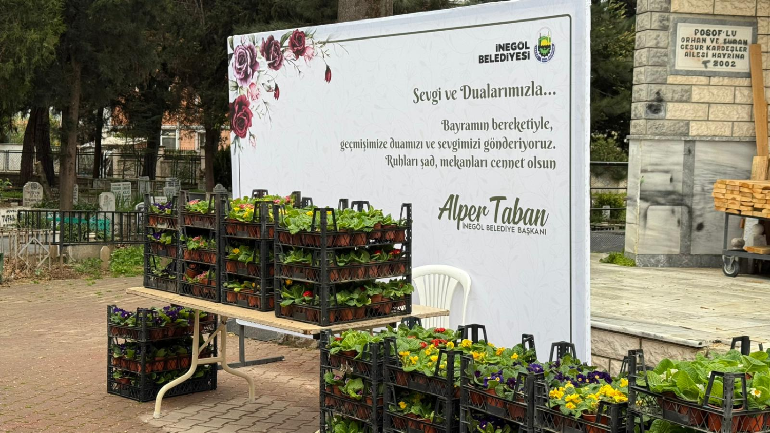inegolde bayram oncesi mezarliklar cicek bahcesine burundu 1 anSdhHq6