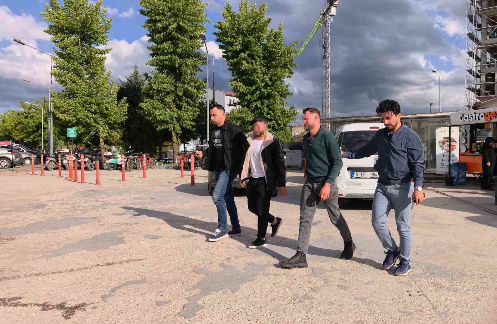 inegolde enseden bicaklayan supheli ile agabeyi yakalandi 2