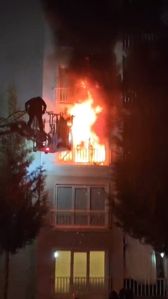 inegolde ev yangini 1i cocuk 3 kisi dumandan etkilendi 7 qHGlbFTH