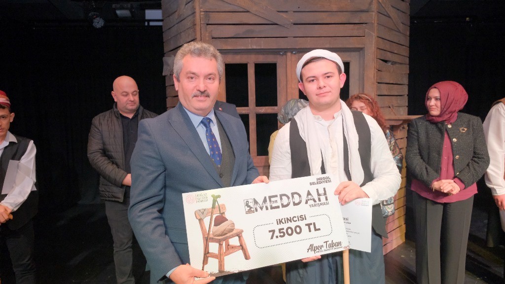 İnegöl’de genç meddahlar sahne aldı 9 inegolde genc meddahlar sahne aldi 5