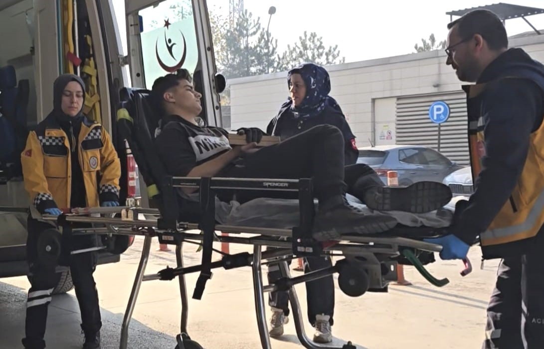 inegolde isci elini tahtaya cakti itfaiye ekipleri kurtardi 0 kZBKTWrU