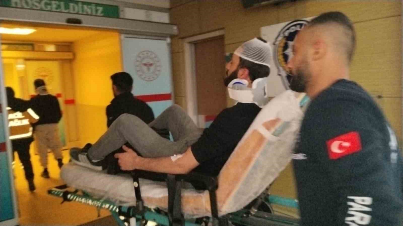 inegolde kontrolden cikan otomobil kaldirima ve agaca carpti 2 yarali 2 dSjbRdqT