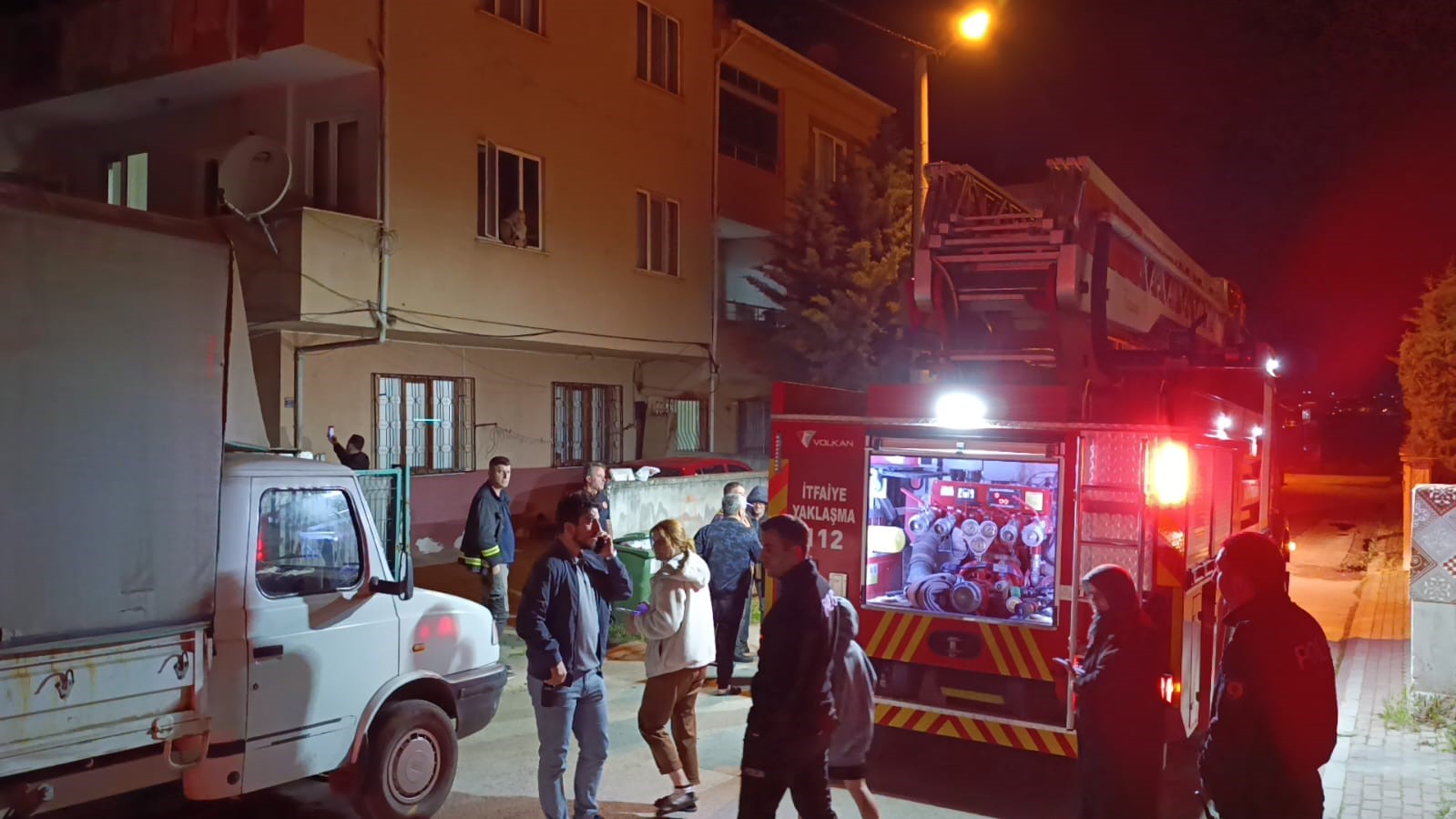 inegolde korku dolu anlar eski esinin evini molotofkokteyli atti 3 y4XllT1M