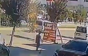 inegolde motosiklet hafif ticari araca arkadan carpti o anlar kamerada 0 tDf5FrT3
