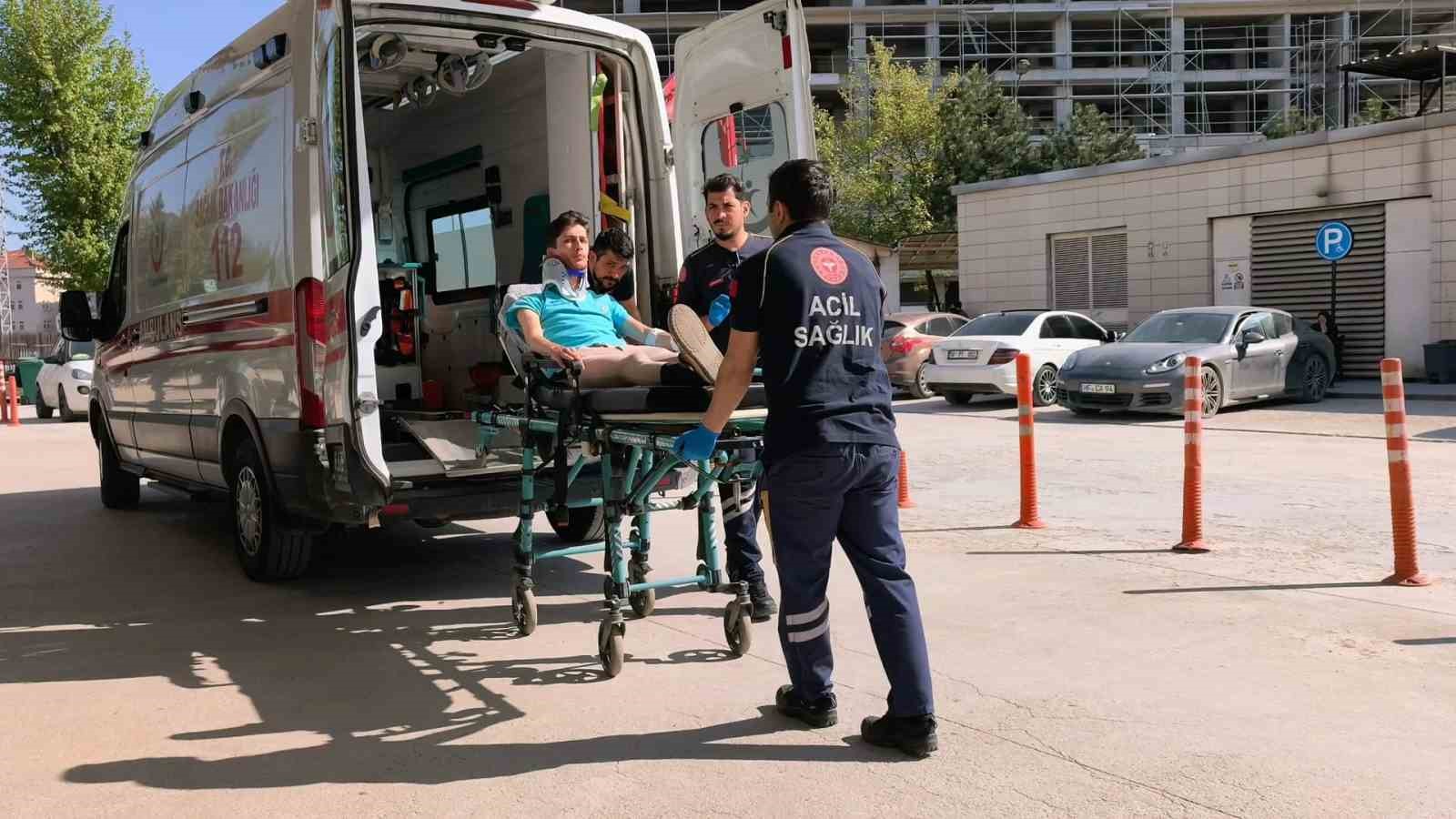 inegolde otomobil is makinasina carpti 1 yarali 5 Mle7jGpb