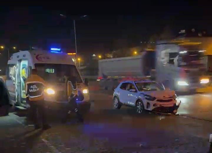 inegolde otomobiller carpisti 1i cocuk 3 yarali 2 9I9qd2JK