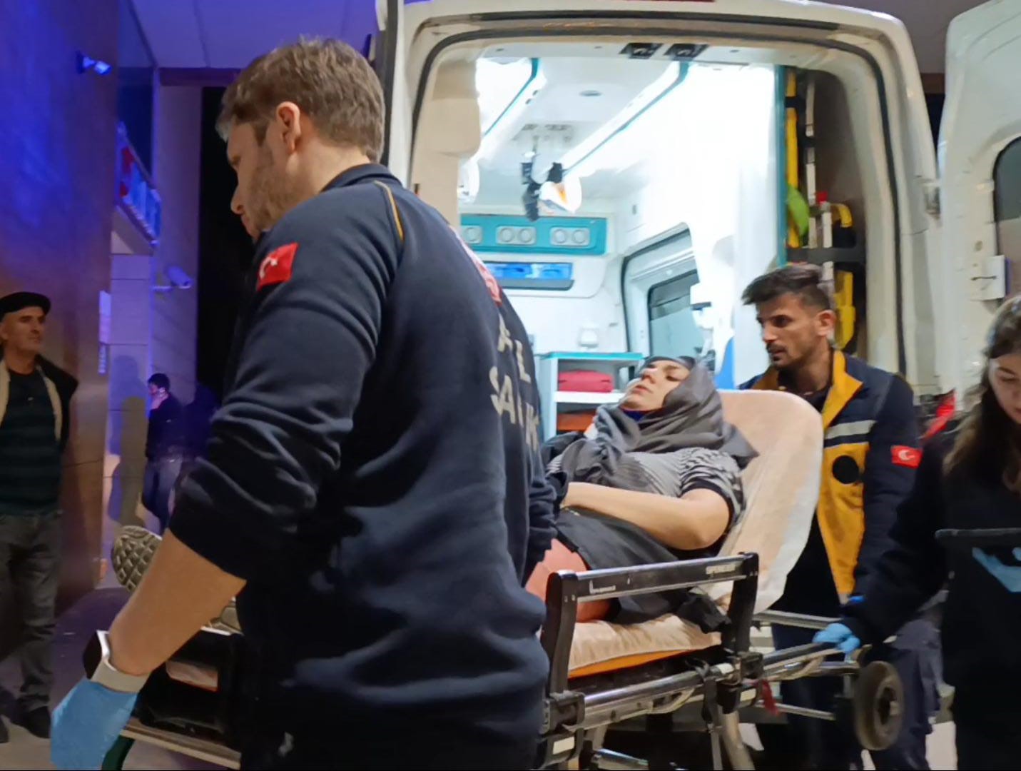 inegolde otomobiller carpisti 1i cocuk 3 yarali 4 AeakgvL1