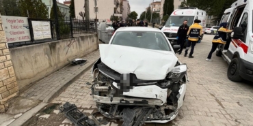 inegolde-otomobiller-carpisti-5-yarali-3XV8yLPU.jpg