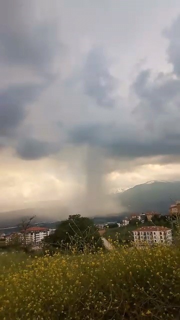 inegolde saganak etkili oldu yollar gole dondu 0 bJLpX3FM