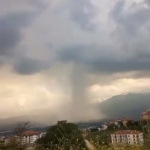 inegolde-saganak-etkili-oldu-yollar-gole-dondu-pBBGxVry.jpg