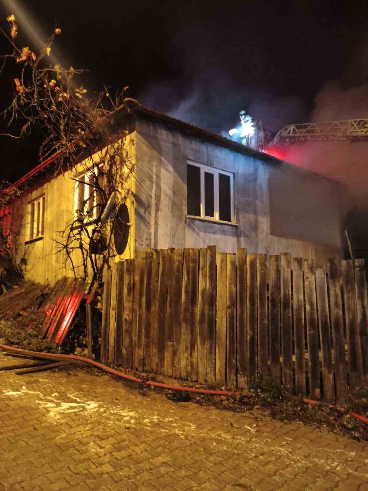 inegolde samanlikta baslayan yangin eve sicradi 1