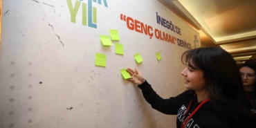 inegolde-soz-genclerin-100u-askin-ogrenci-gelecegin-sehrini-konustu-MLqJK3TK.jpg
