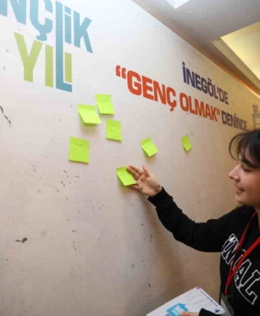 inegolde-soz-genclerin-100u-askin-ogrenci-gelecegin-sehrini-konustu-MLqJK3TK.jpg