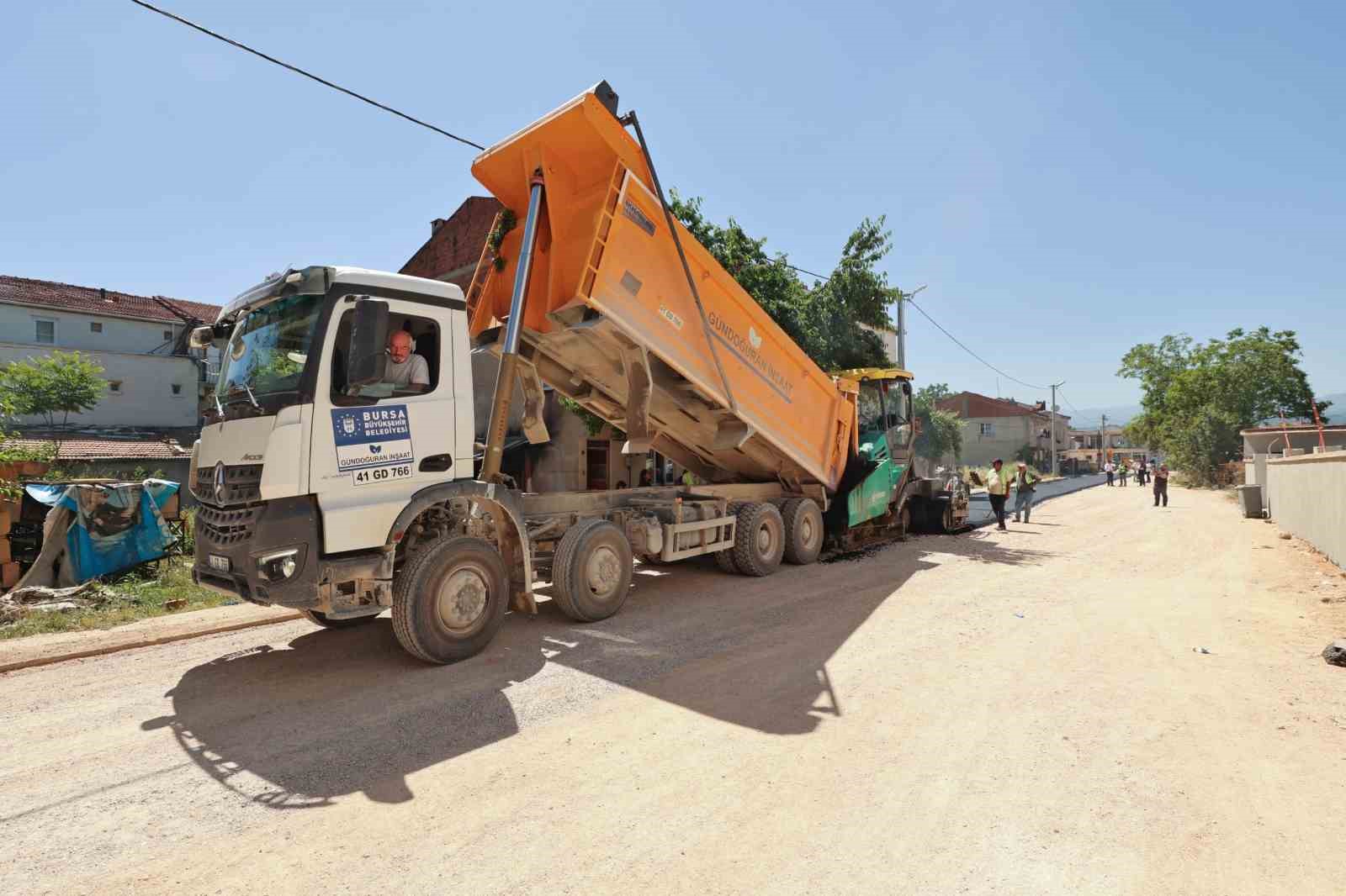 İnegöl’de yollar yenileniyor 8 inegolde yollar yenileniyor 4 swvsKMsD