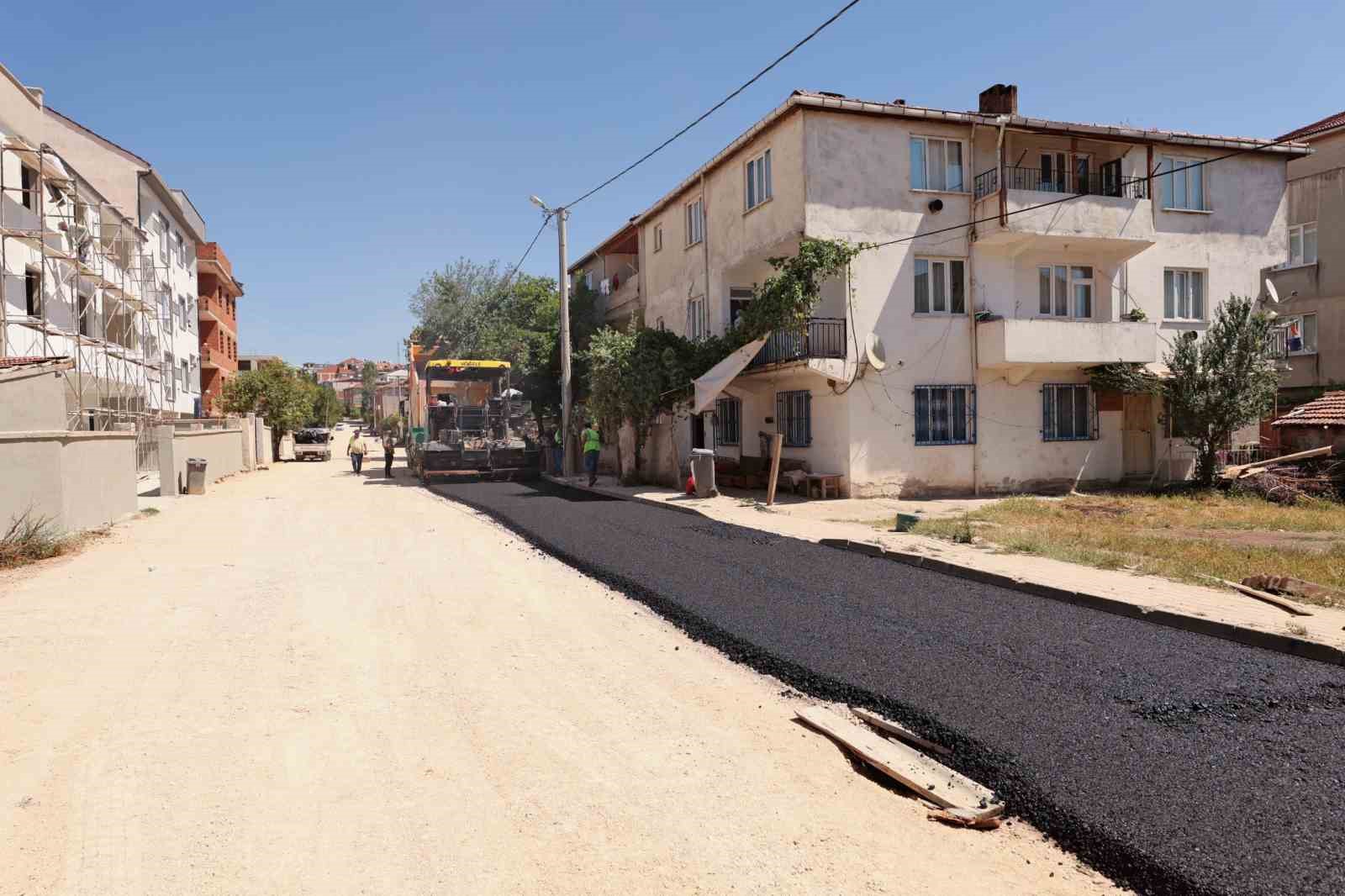 İnegöl’de yollar yenileniyor 9 inegolde yollar yenileniyor 5 twEZY3FD