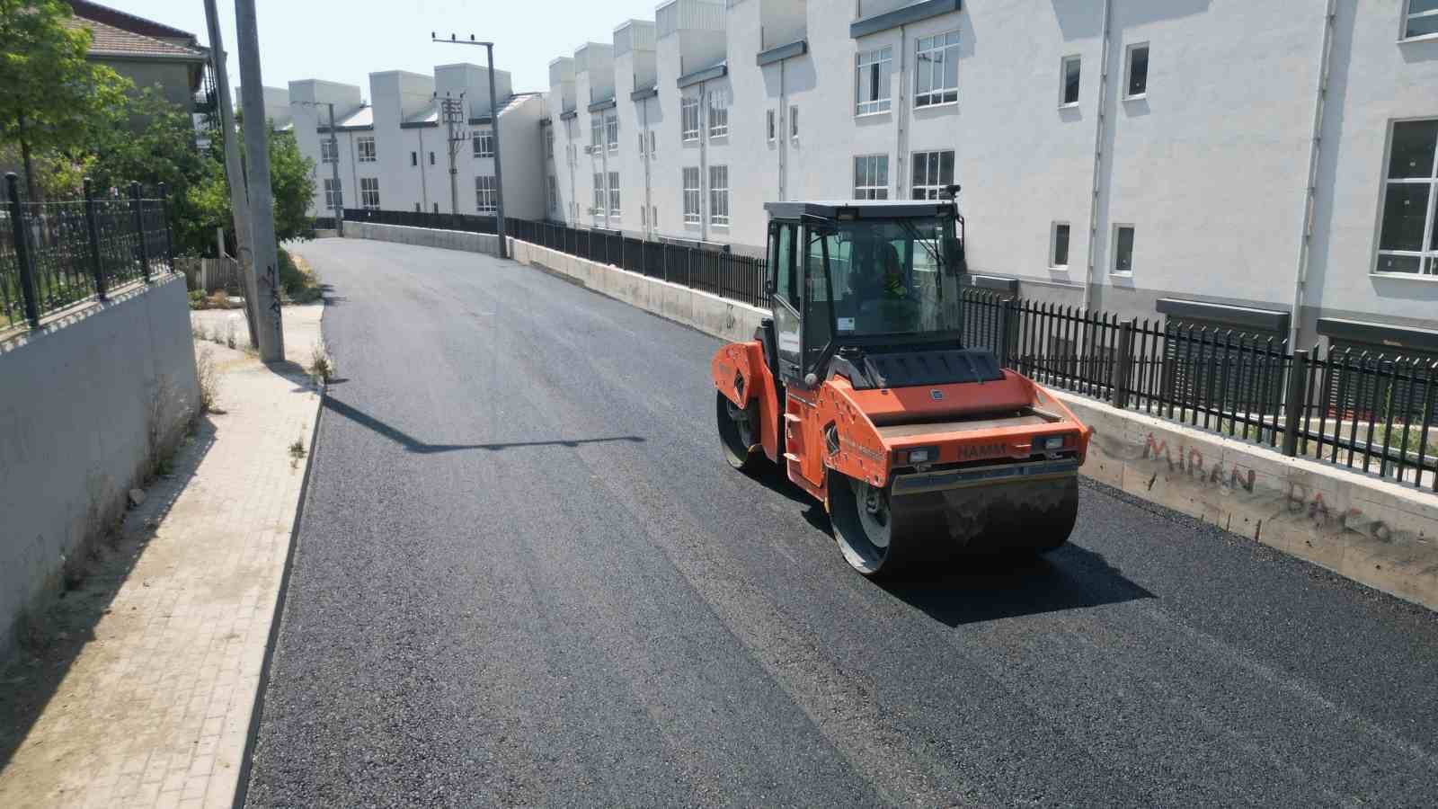 İnegöl’de Zambak Caddesi yenileniyor 6 inegolde zambak caddesi yenileniyor 2 5584LIrQ