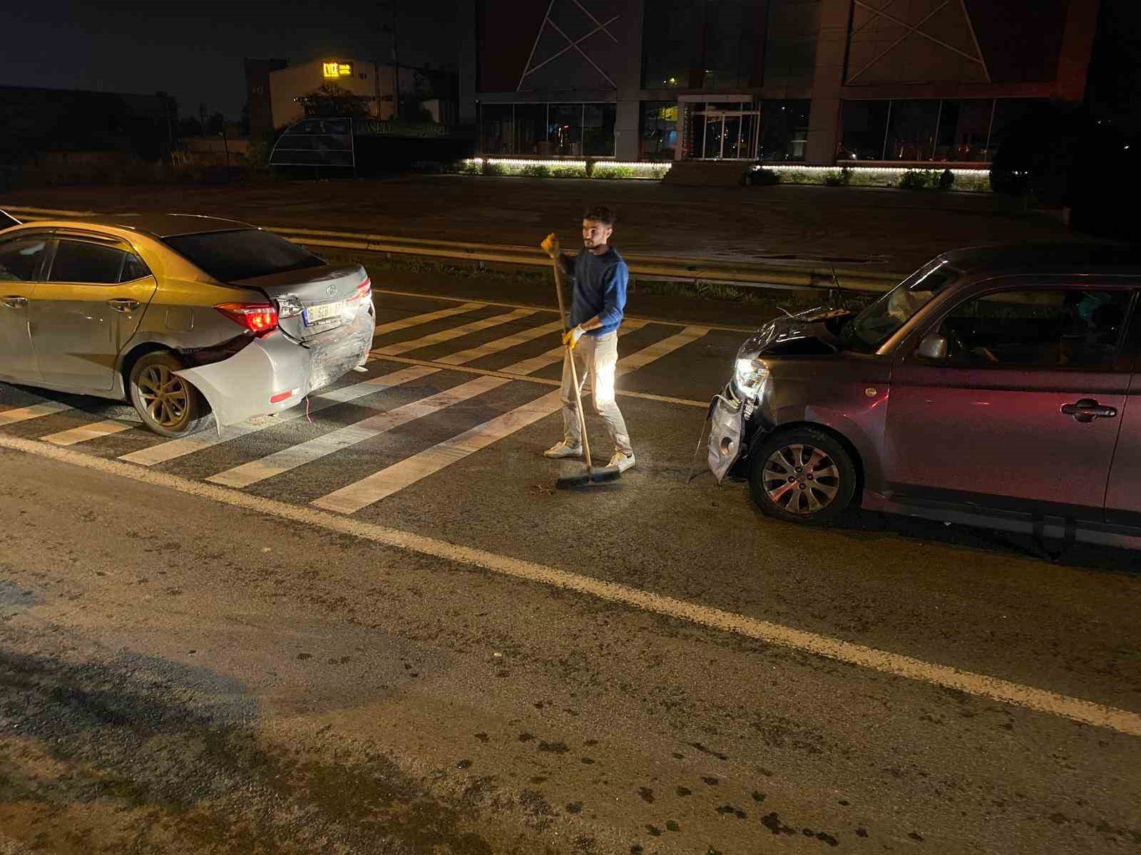inegolde zincirleme kaza 1i cocuk 5 yarali 3 crR4DdEW