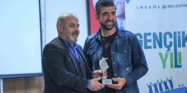 inegolspor-kalecisi-bekir-sevgi-yilin-en-iyi-sporcusu-secildi-NapyKV47.jpg