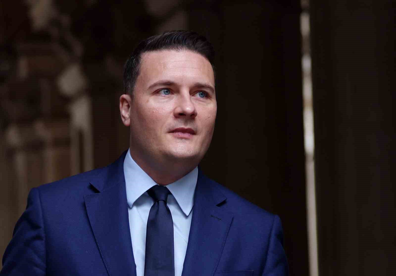 ingilterede istifa eden eski bakandan basbakan starmer ile rekabet cagrisi 0 DpS6T5Wv