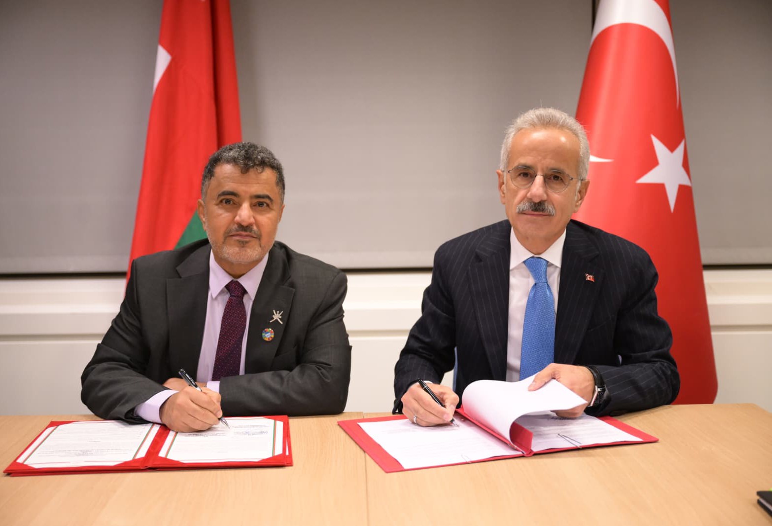 ingilterede turkiye ile umman arasinda denizcilik ve ulastirma alaninda is birligi icin 2 yeni wpWyAO7q