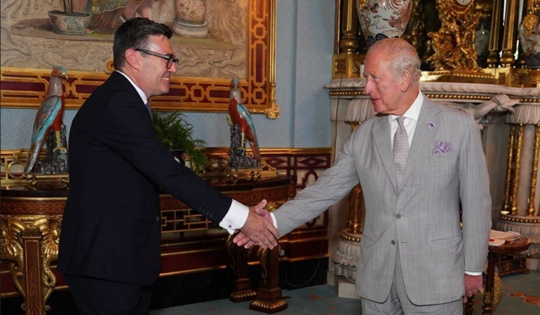 ingilterenin-yeni-basbakani-burnham-son-40-yilin-en-buyuk-degisikliklerini-hayata-gecirecegiz-8c3bw8FV.jpg
