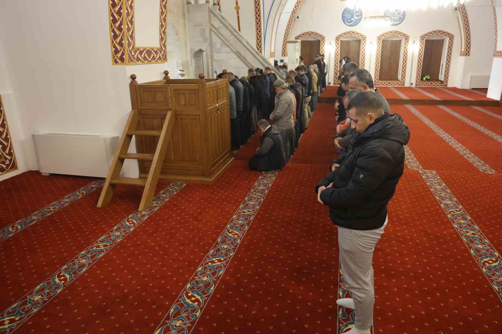 İnşa çalışmalarıyla yeniden ayağa kalkan Habibi Neccar Camii, Cumhurbaşkanı Erdoğan’ın açılışını gerçekleştirmesiyle vatandaşların akınına uğruyor 10 insa calismalariyla yeniden ayaga kalkan habibi neccar camii cumhurbaskani erdoganin acilisini gerceklestirmesiyle vatandaslarin akinina 5jLbkB5s