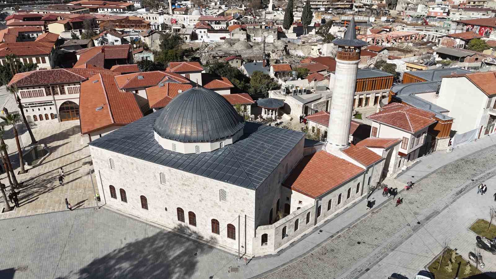 İnşa çalışmalarıyla yeniden ayağa kalkan Habibi Neccar Camii, Cumhurbaşkanı Erdoğan’ın açılışını gerçekleştirmesiyle vatandaşların akınına uğruyor 8 insa calismalariyla yeniden ayaga kalkan habibi neccar camii cumhurbaskani erdoganin acilisini gerceklestirmesiyle vatandaslarin akinina OYHLujli