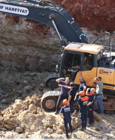 insaat-kazisinda-gocuk-altinda-kalan-kepce-operatoru-hayatini-kaybetti-71JzlVLi.jpg