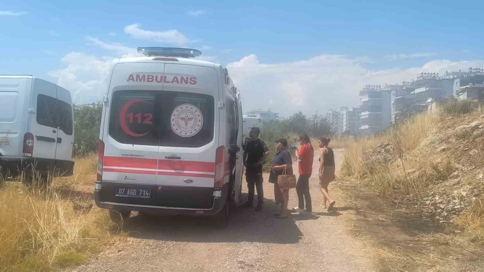 İnşaat malzemelerinin bulunduğu baraka alevlere teslim oldu 6 insaat malzemelerinin bulundugu baraka alevlere teslim oldu 2 BU6JFtHg