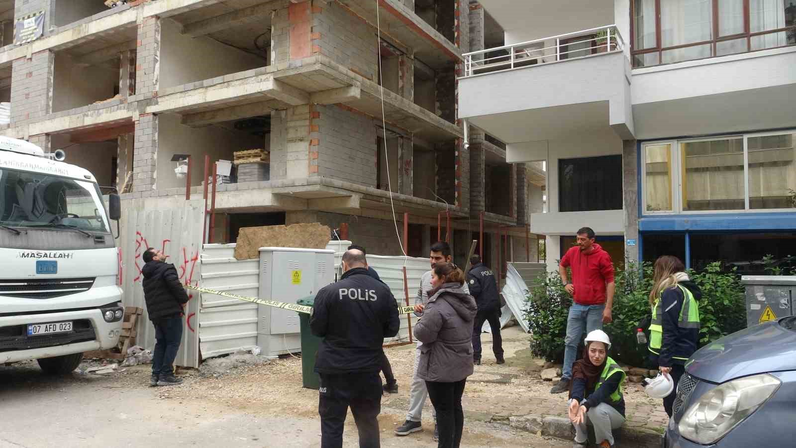 insaatin 5inci katindan dusen iscinin babasindan yurek burkan yakaris 3 HQ79mUEg