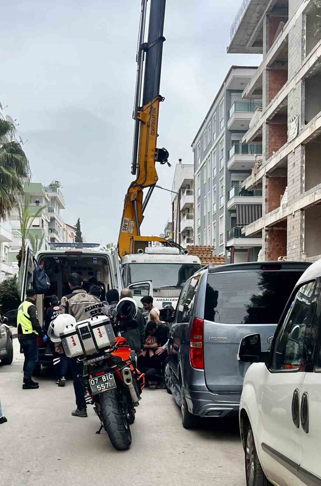 insaatin 5inci katindan dusen iscinin babasindan yurek burkan yakaris 8 6uVjkMg8