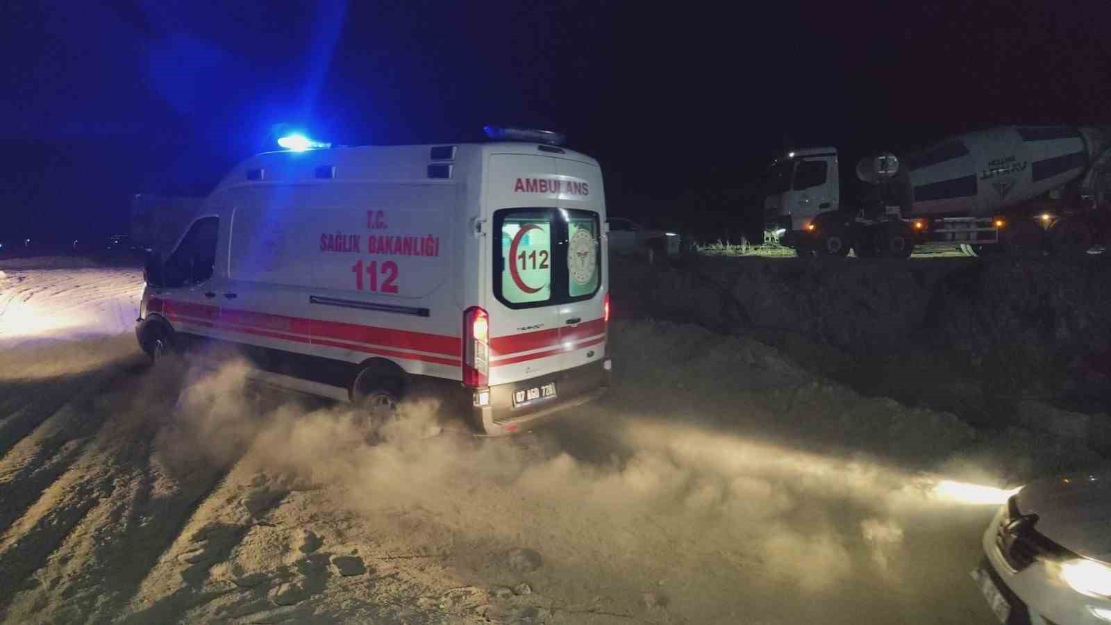 insaatta yaklasik 7 metre yukseklikten dusen isci yaralandi 2 IQJ8HiUJ