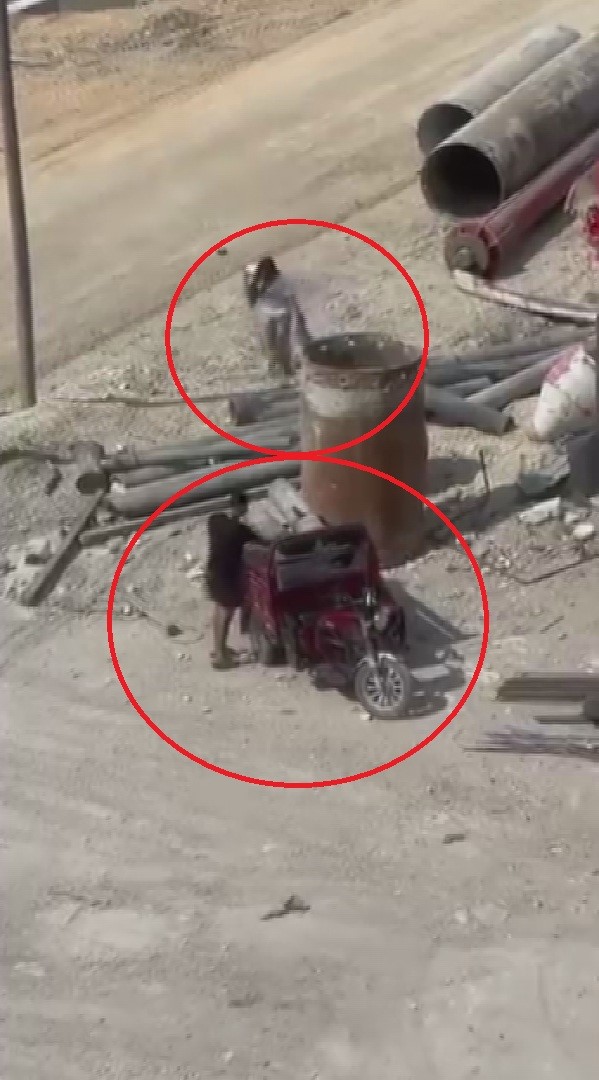 İnşaattaki demir boruları çalan motosikletliler kamerada 5 insaattaki demir borulari calan motosikletliler kamerada 1 VudZwvNz