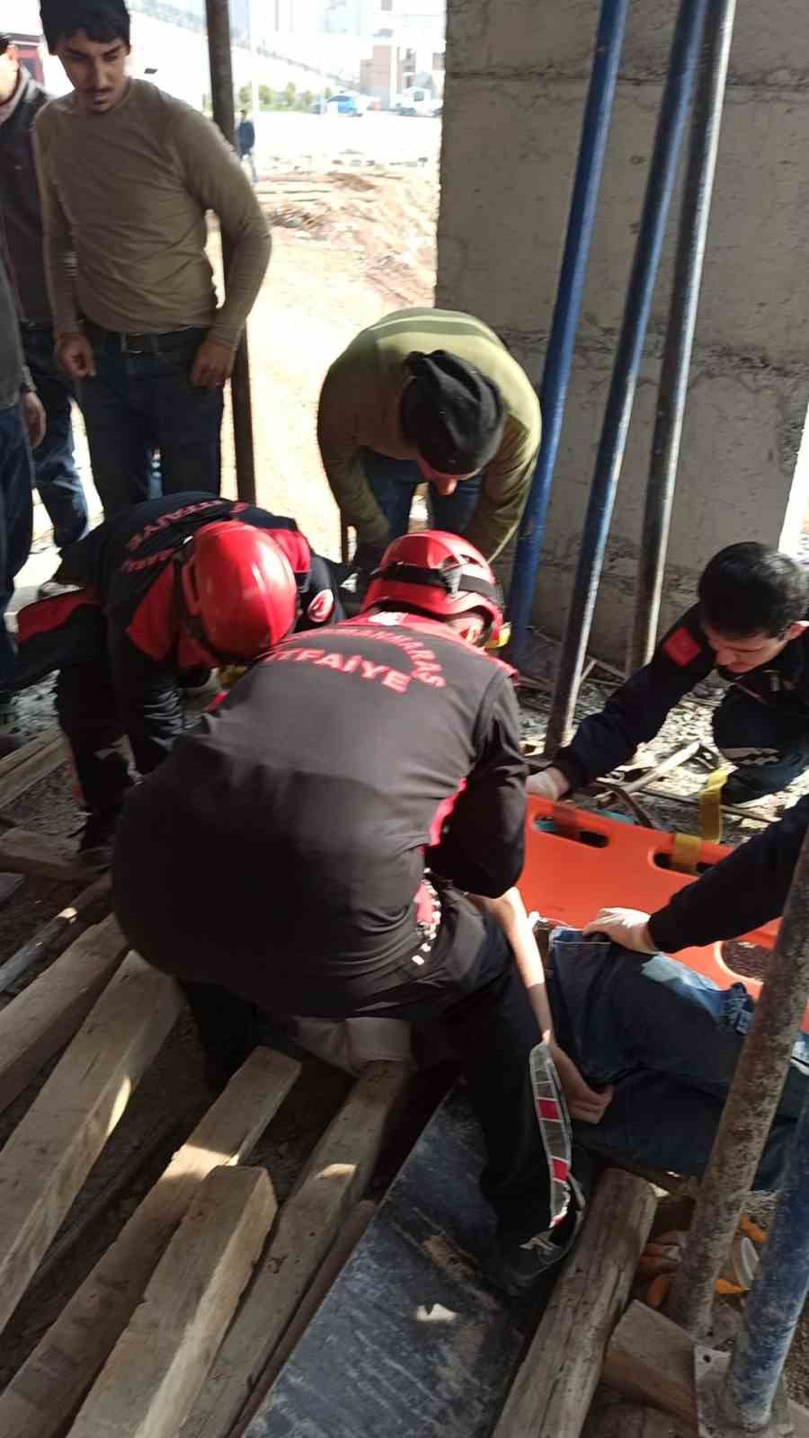 insaattan dusen isci yaralandi 2 IysV199i