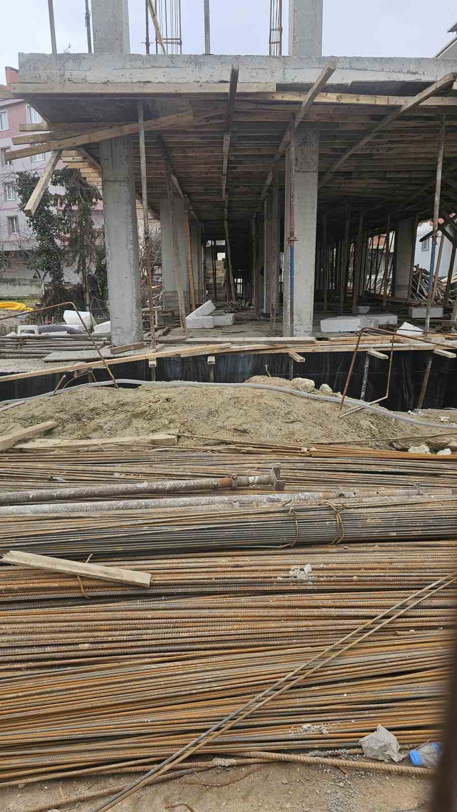 insaattan dusen isci yaralandi 2 bd5IjA5j