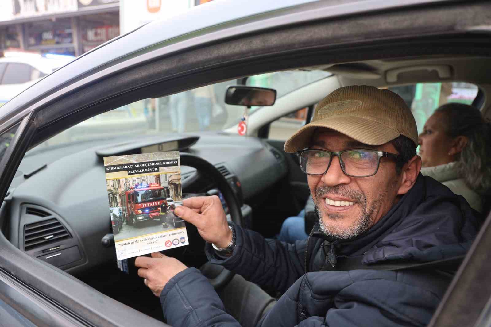 insan hayatina mal olabilen hatali arac parki konusunda suruculer uyarildi 4 wMSrEncj