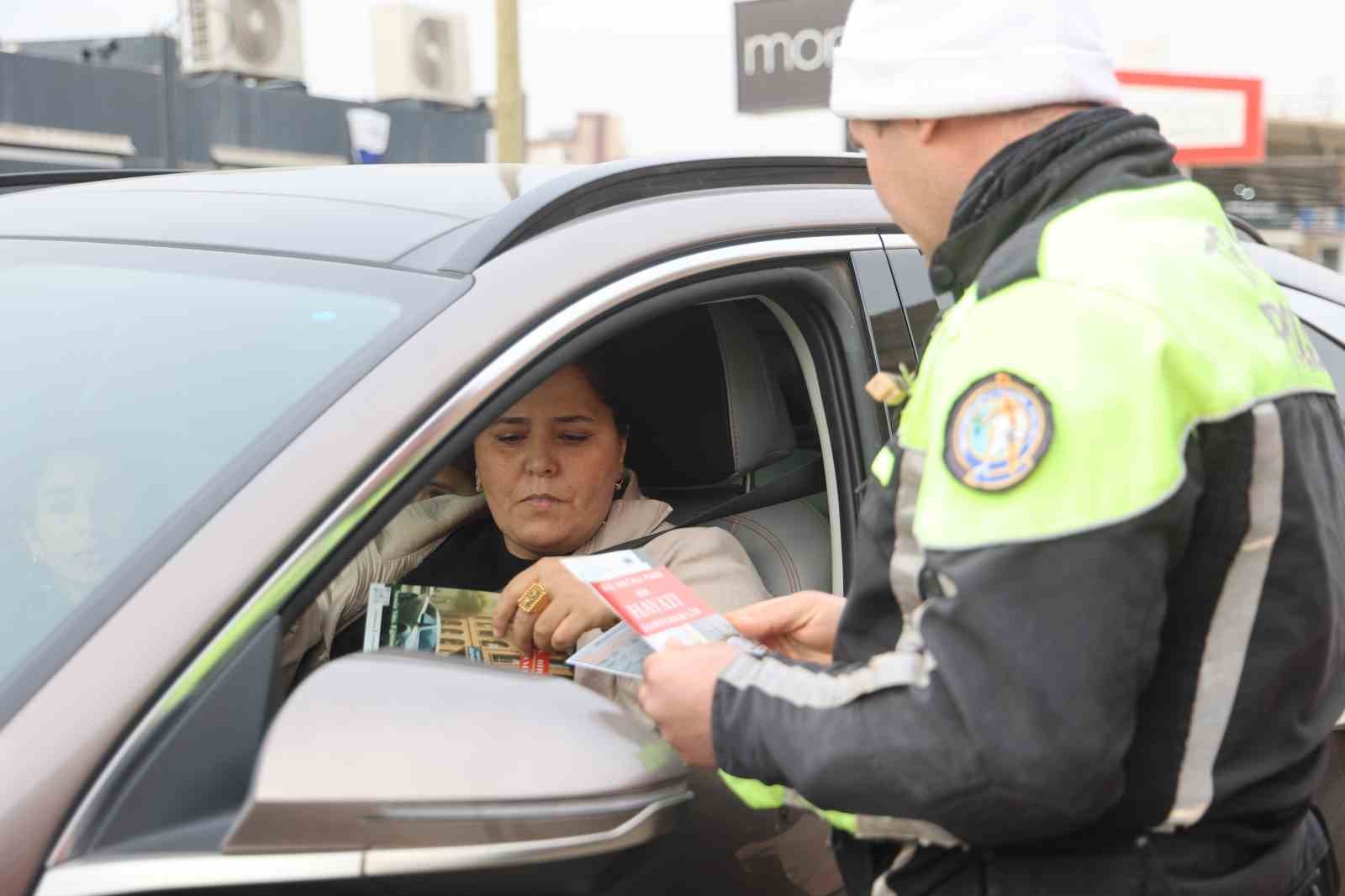 insan hayatina mal olabilen hatali arac parki konusunda suruculer uyarildi 8 y5CRitR1