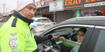 insan-hayatina-mal-olabilen-hatali-arac-parki-konusunda-suruculer-uyarildi-xWz3HRSW.jpg