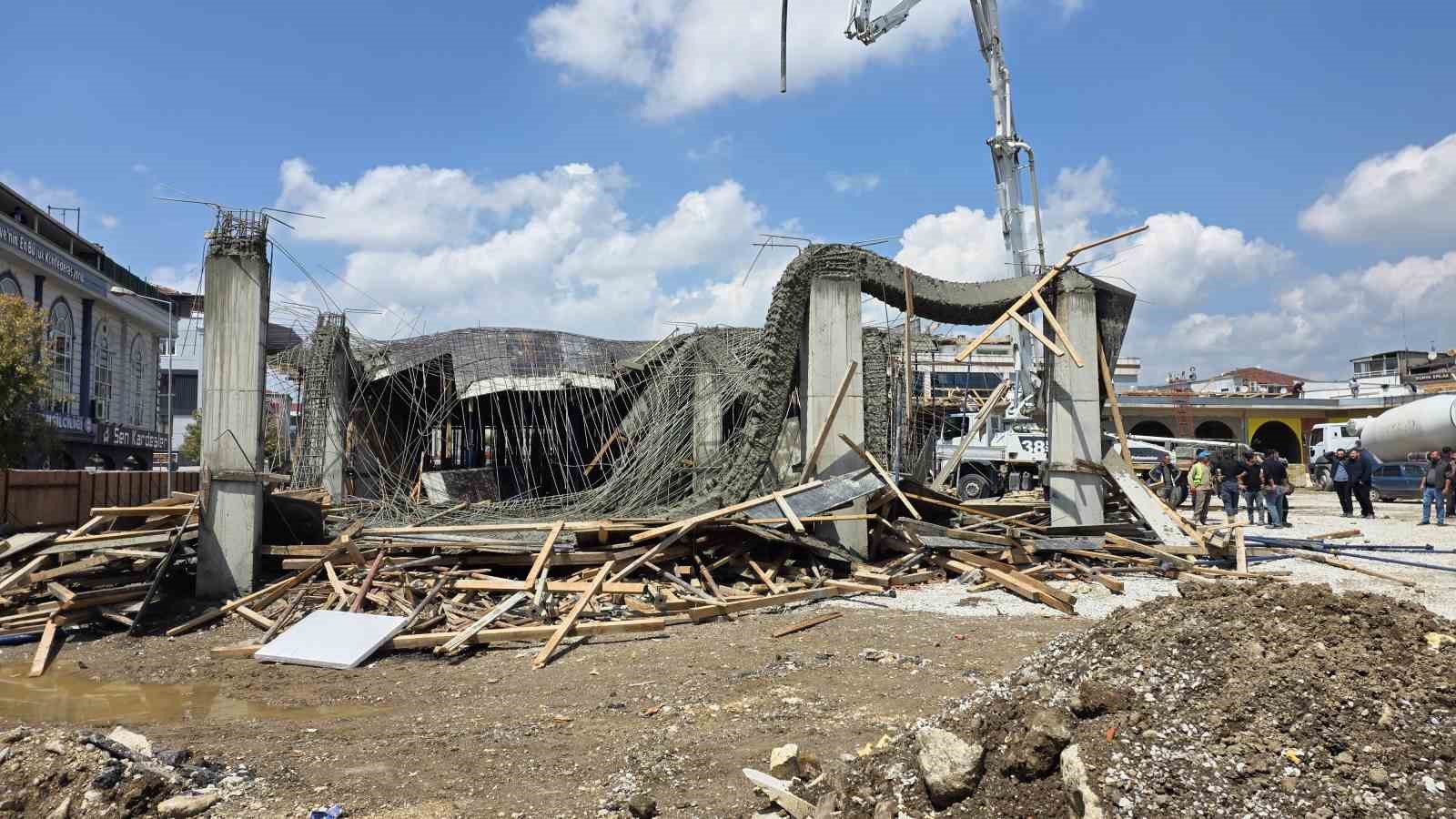 insatta beton dokulurken kalip coktu 1 isci yaralandi 0 6lrmgthe